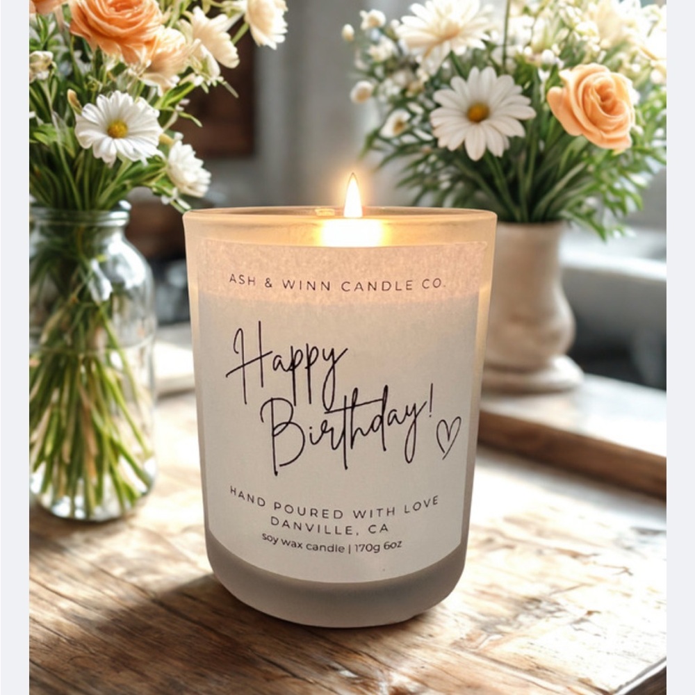 Happy Birthday Hand-Poured Candle - Vanilla Cream